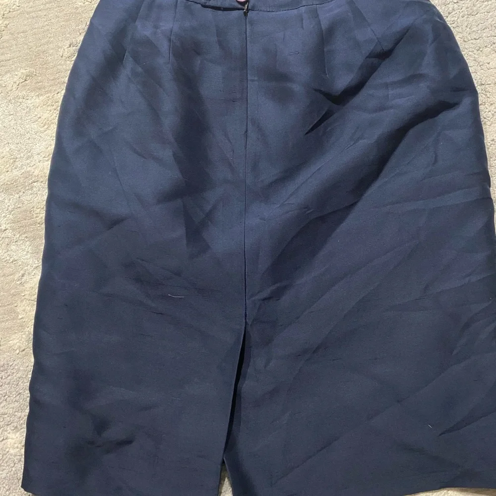 Josephine Chaus Navy Blue Size 10 Skirt With Zipper Pencil Knee Lenght - Picture 3 of 6